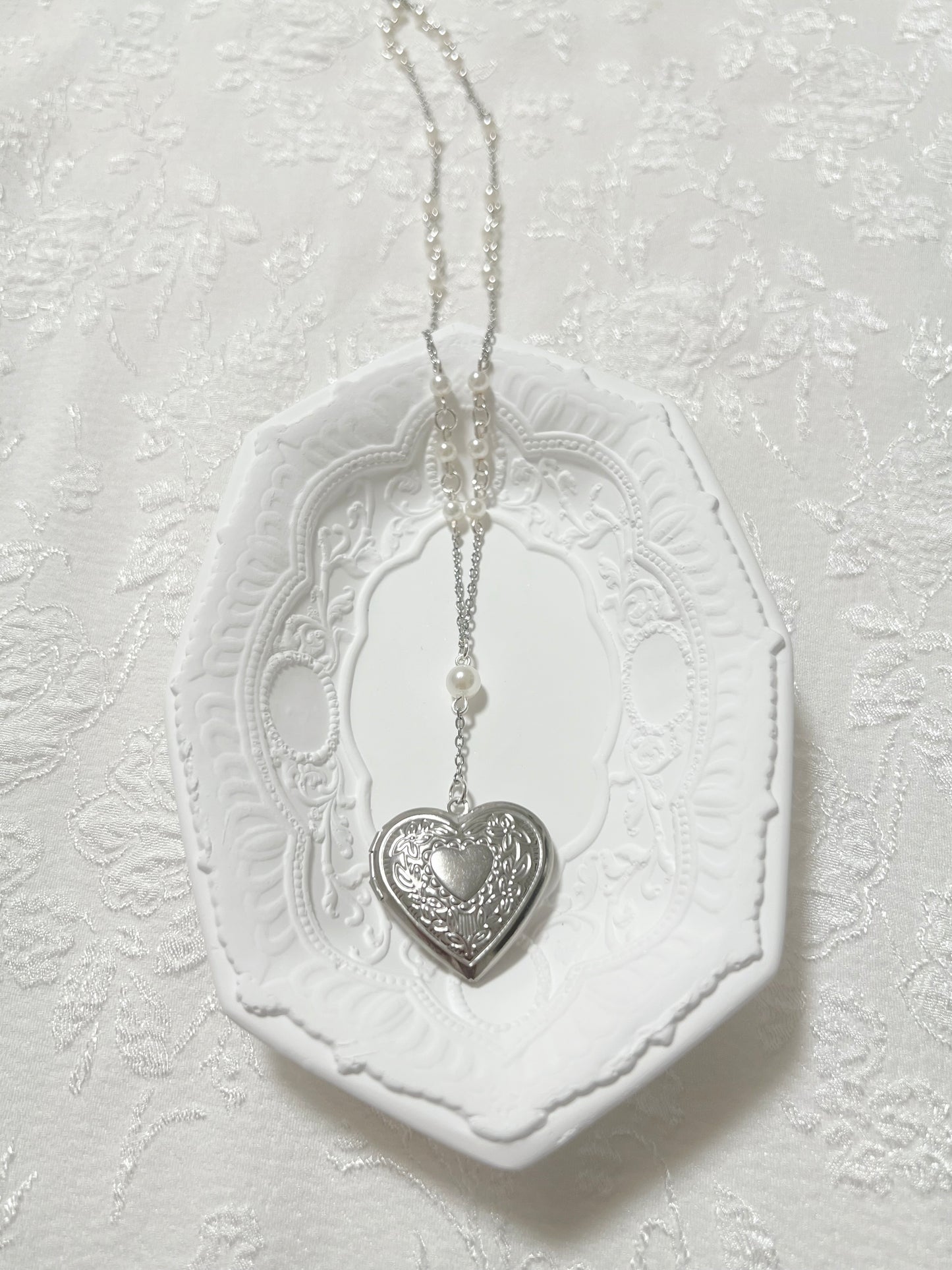Large Blurry Pearl Locket