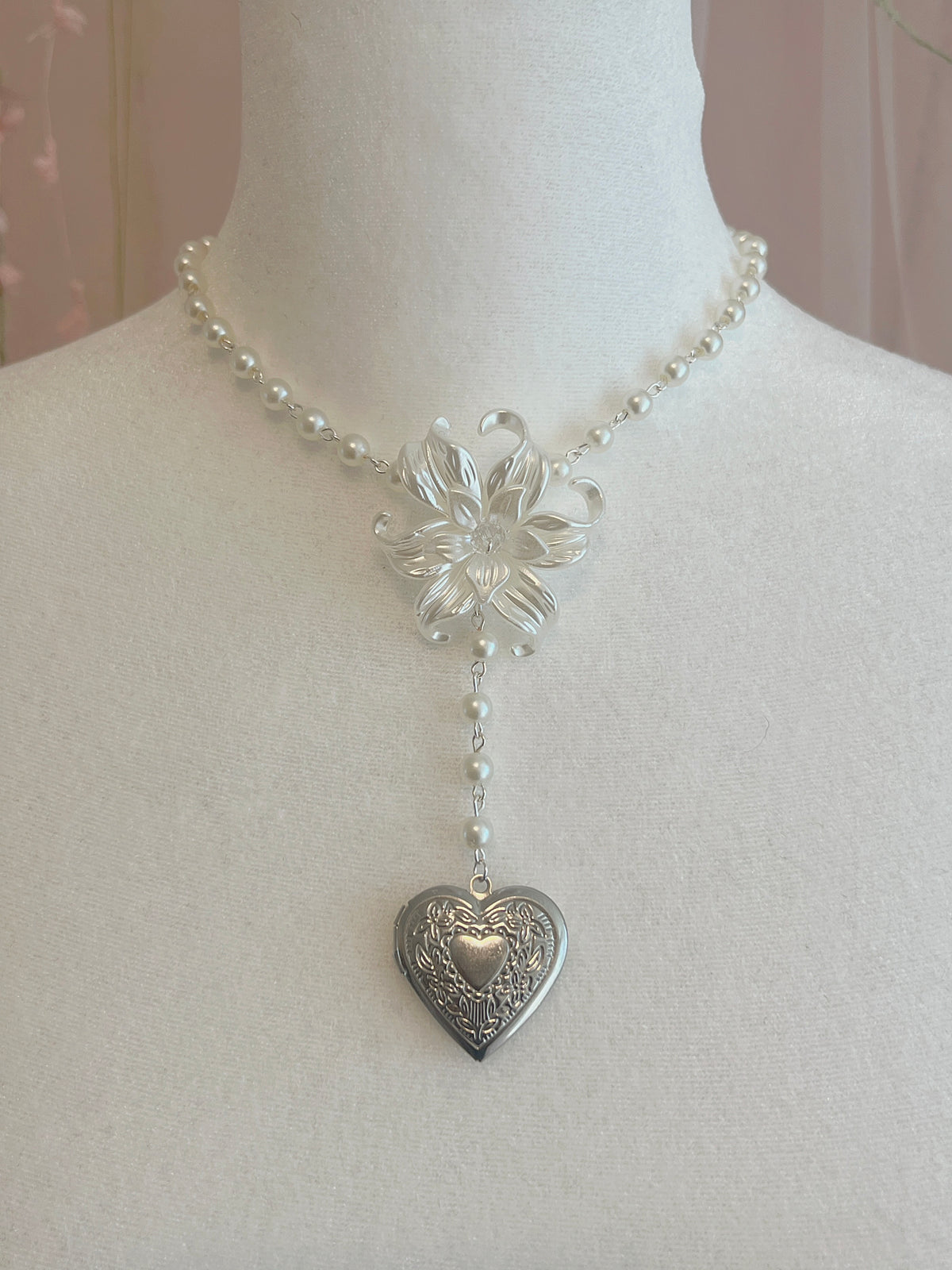 Efflores Locket