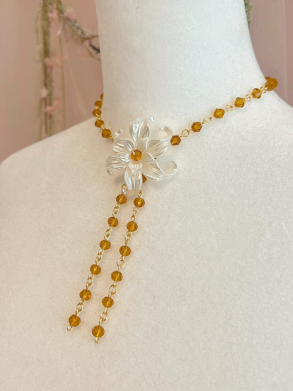 Chelure jewelry Iris necklace v2 in honey