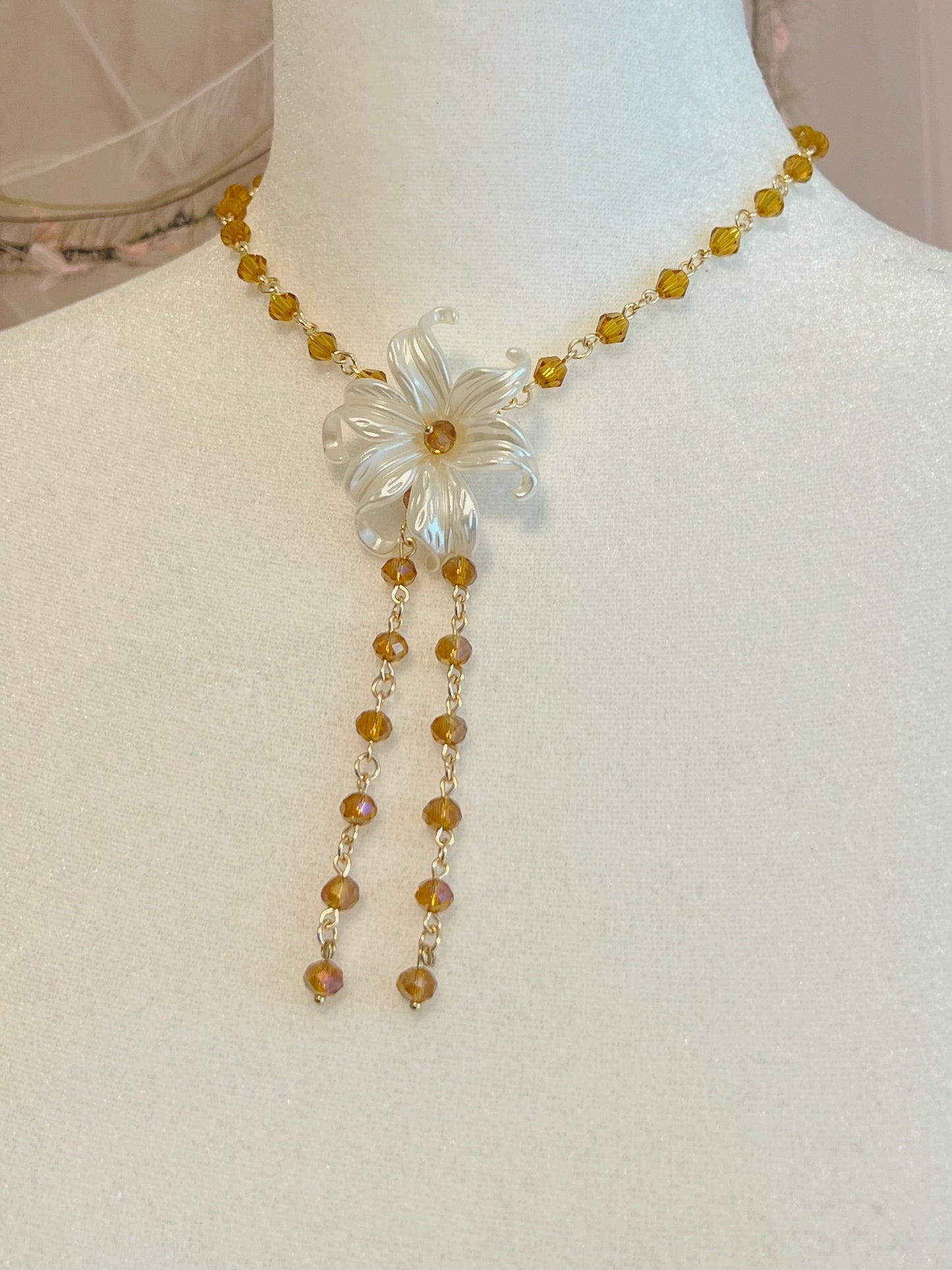 Iris Necklace in Honey