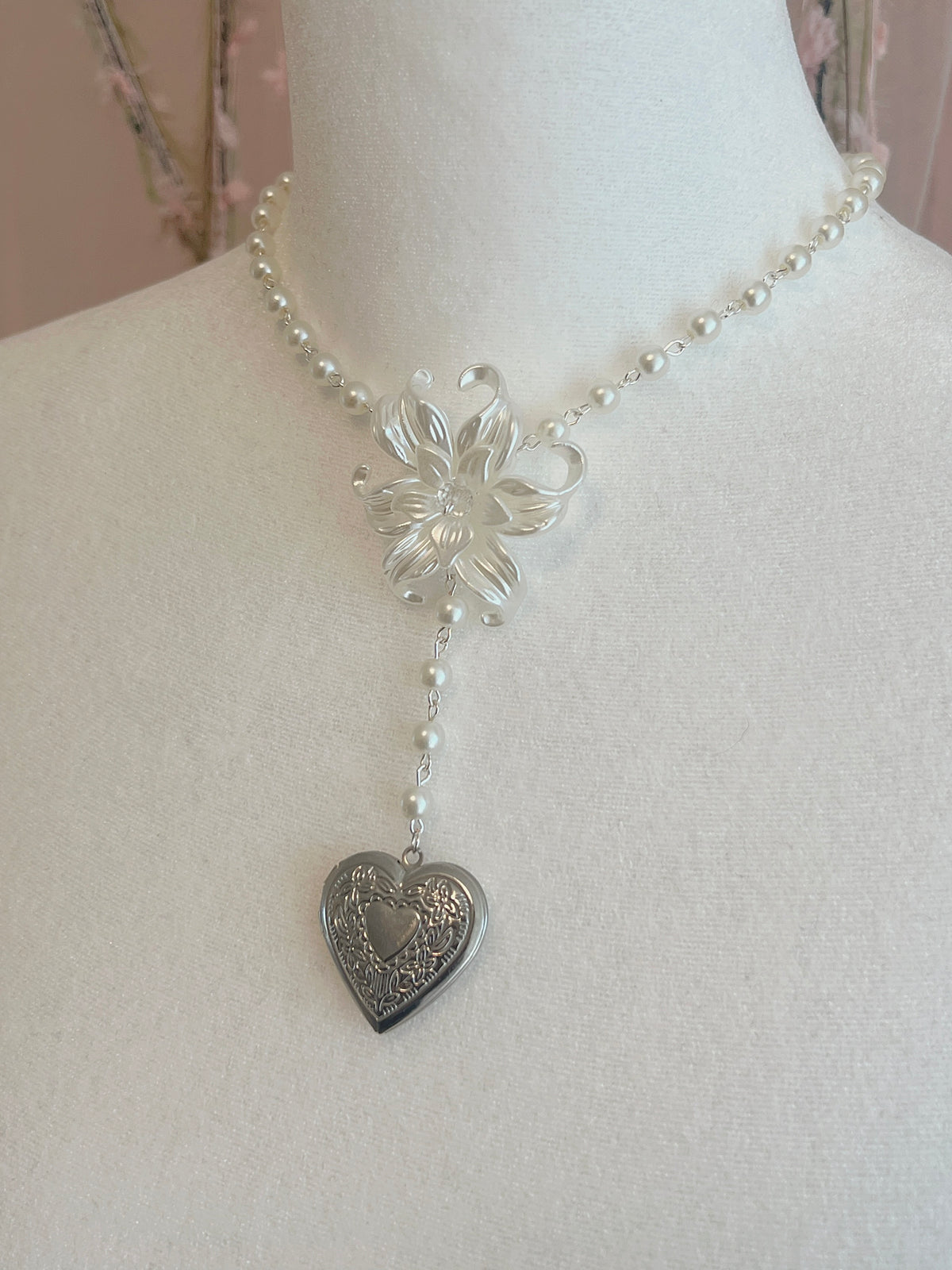 Efflores Locket