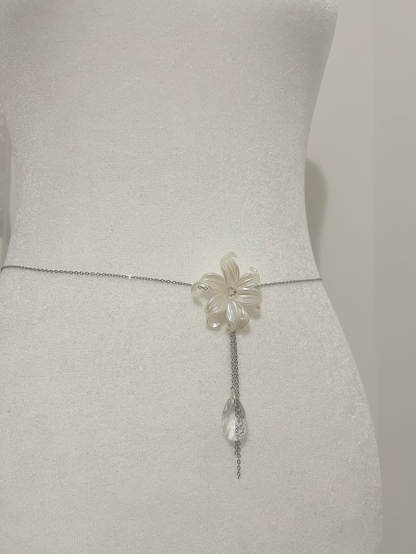 Elegant white flower waist chain with crystal pendant, handmade jewelry for special moments