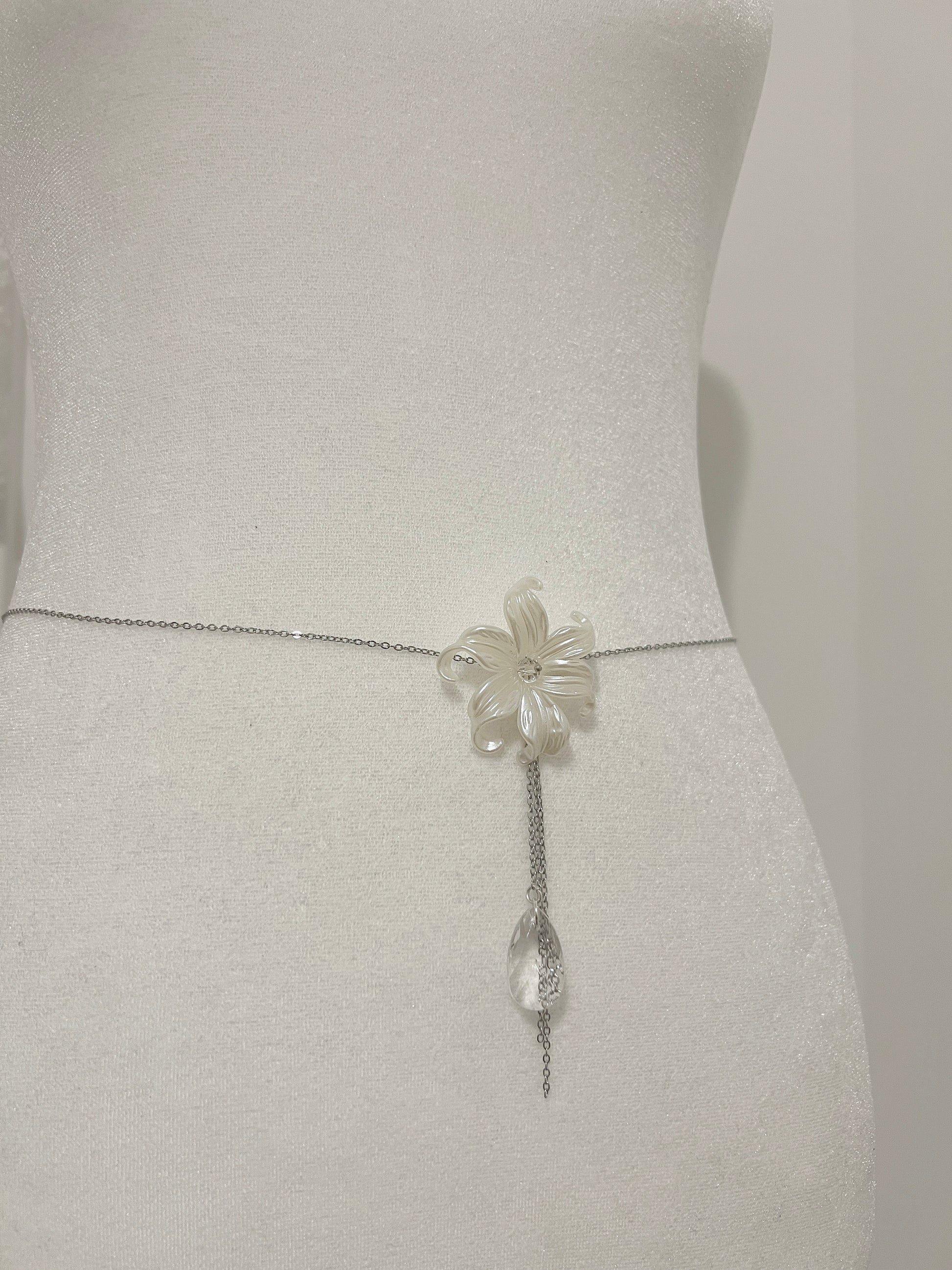 Elegant white flower waist chain with crystal pendant, handmade jewelry for special moments