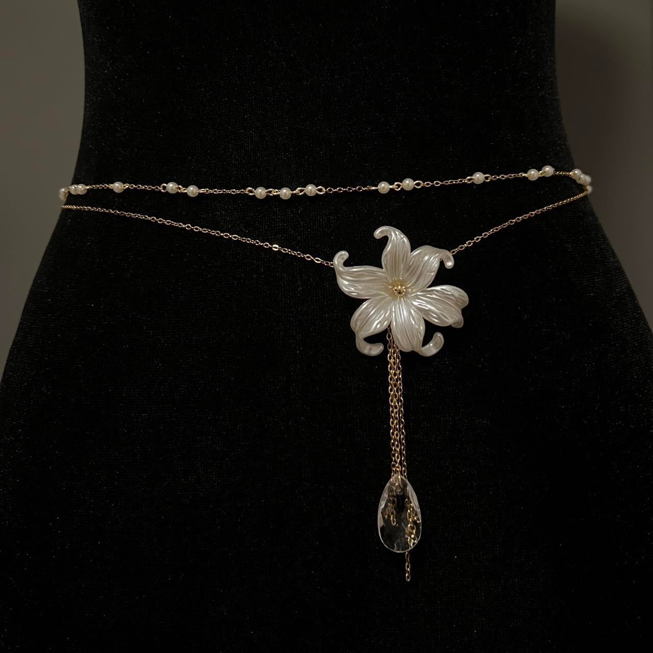 The “Full Bloom” x Seraphina Waist Chain Set